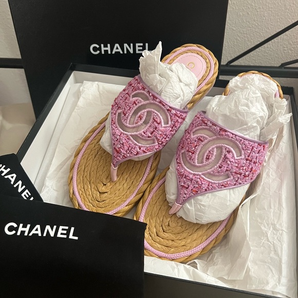 NEW in box. Chanel Pink Tweed Sandals - Picture 2 of 12